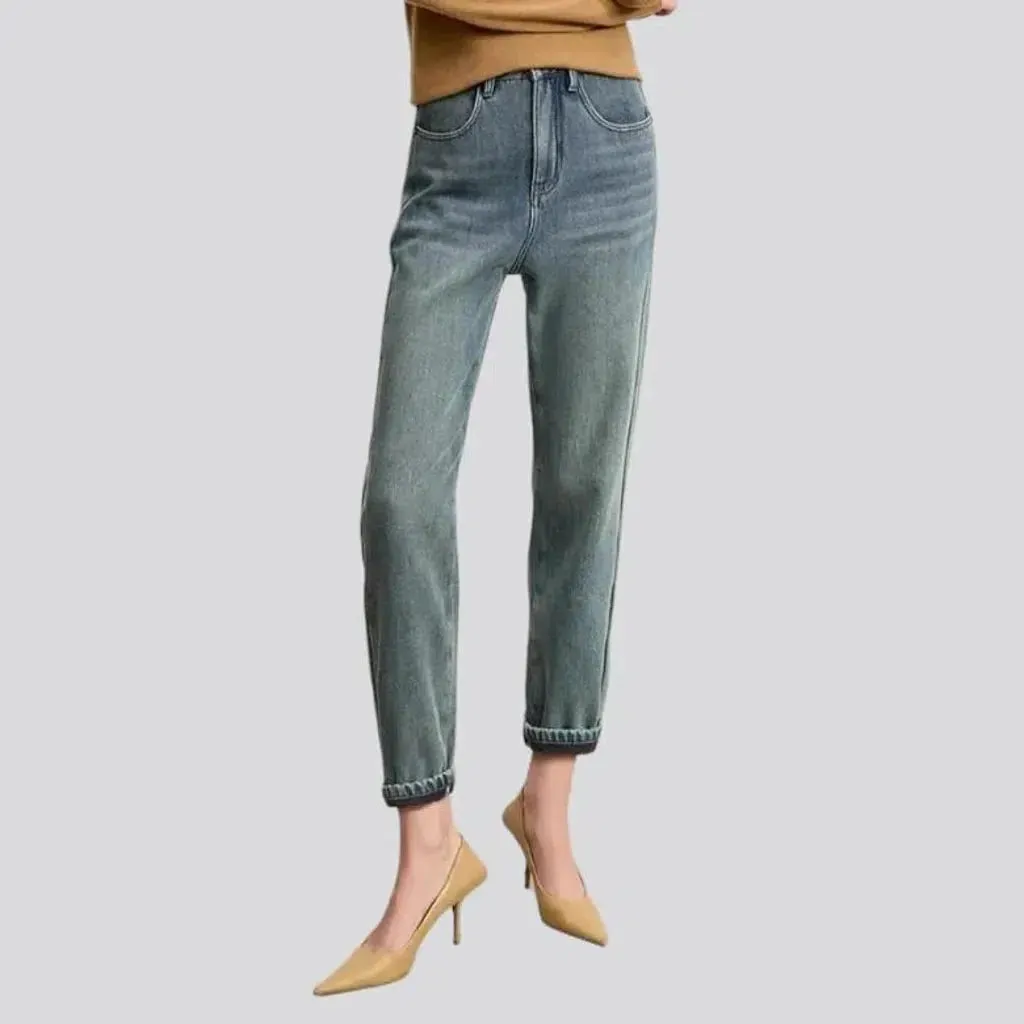 Medium-wash insulated jeans for ladies